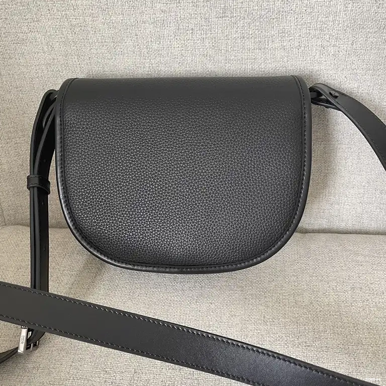 2303HT0017 Dio Bag 0618